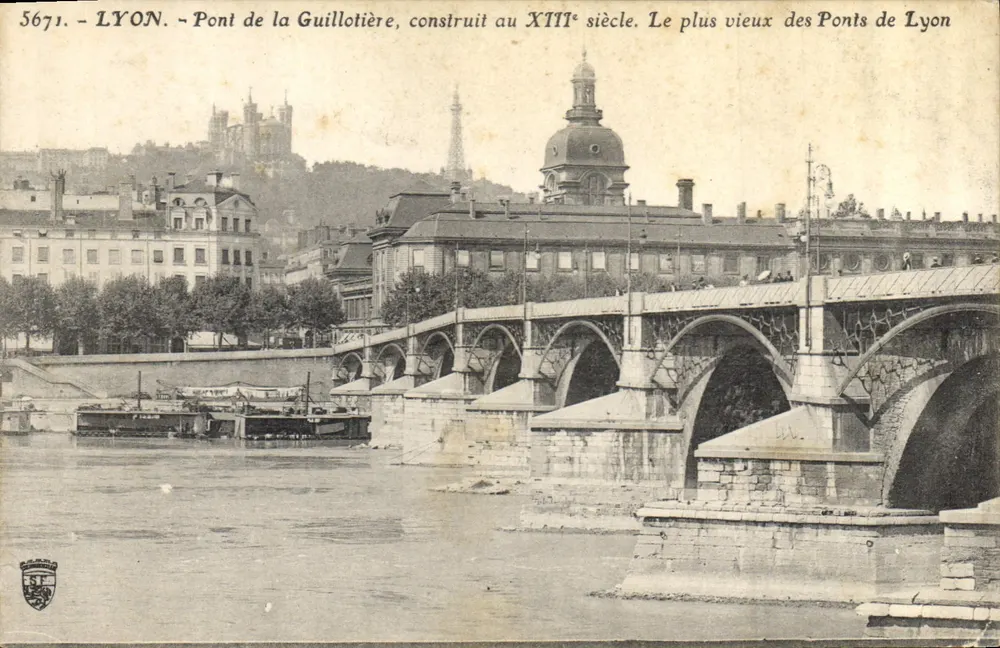 LYON - Pont de la Guillotière, errichtet im 13. Jahrhundert. Der älteste Brücke von Lyon - Vorderseite