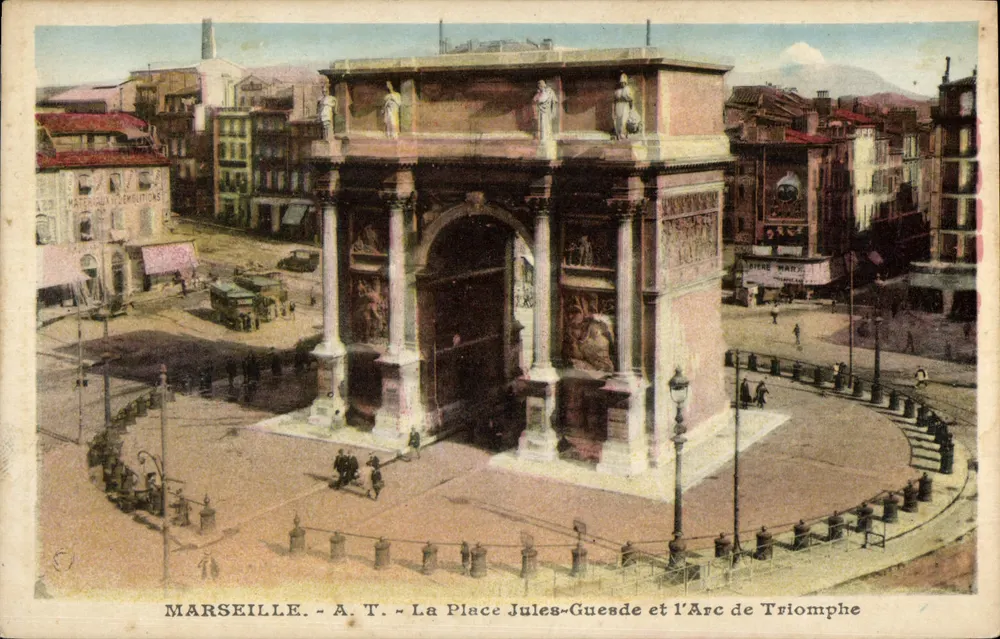 Marseille - A.T. - A Praça Jules-Guesde e o Arco do Triunfo - Frente