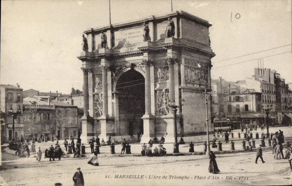Marseille — O Arco do Triunfo - Praça d'Alx — editor Roc Frères, n° 21 - Frente