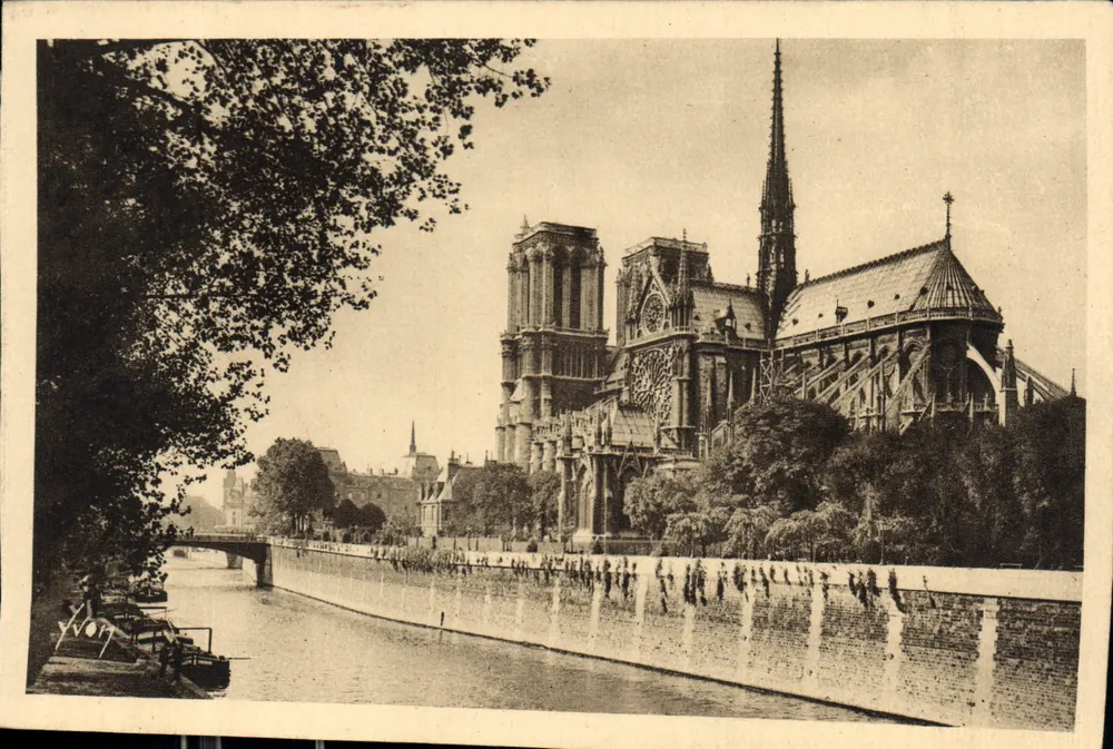 Notre-Dame de Paris — vista da Seine — Éditions d'Art YVON, n°8 - Frente