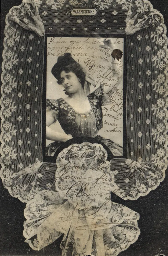 Mulher em traje — Valenciennes — Edição Fototipia A. Bergeret e Cie, Nancy - Frente