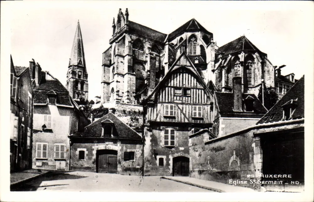 Auxerre — Igreja de São Germain — ND. - Frente