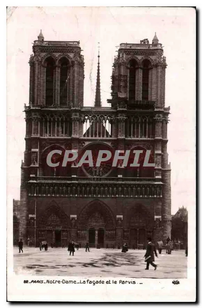 Paris - Notre-Dame - A fachada e o pátio — n° 4058 - Frente