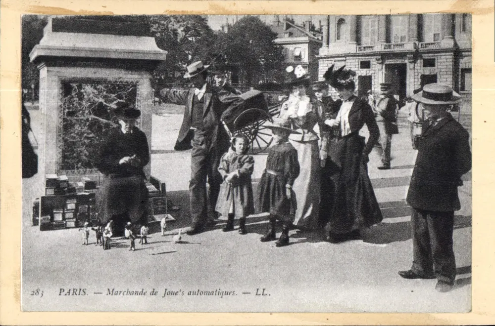 Paris — Vendedora de brinquedos automáticos — LL. - Frente