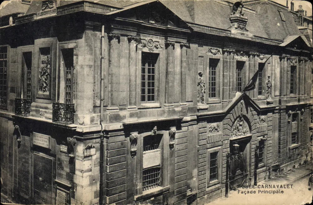 Museu Carnavalet — Fachaça Principal — G. Bouchetal, 72, boulevard de l'Hôpital, Paris - Frente