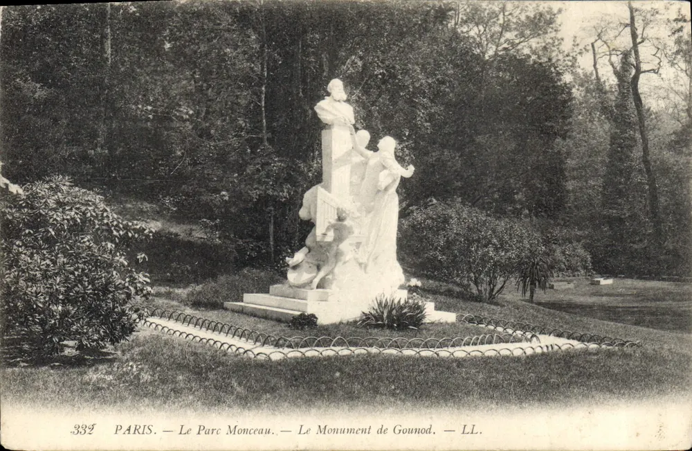 Paris — O Parque Monceau — O Monumento de Gounod — LL. - Frente