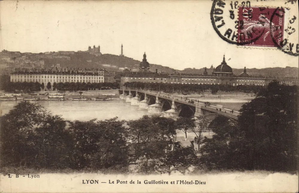 LYON — Der Pont de la Guillotière und das Hôtel-Dieu — Verlag L B - Lyon - Vorderseite