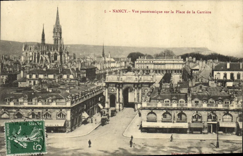 NANCY — Panoramablick auf Place de la Carrière — Maison des Négociants - Vorderseite