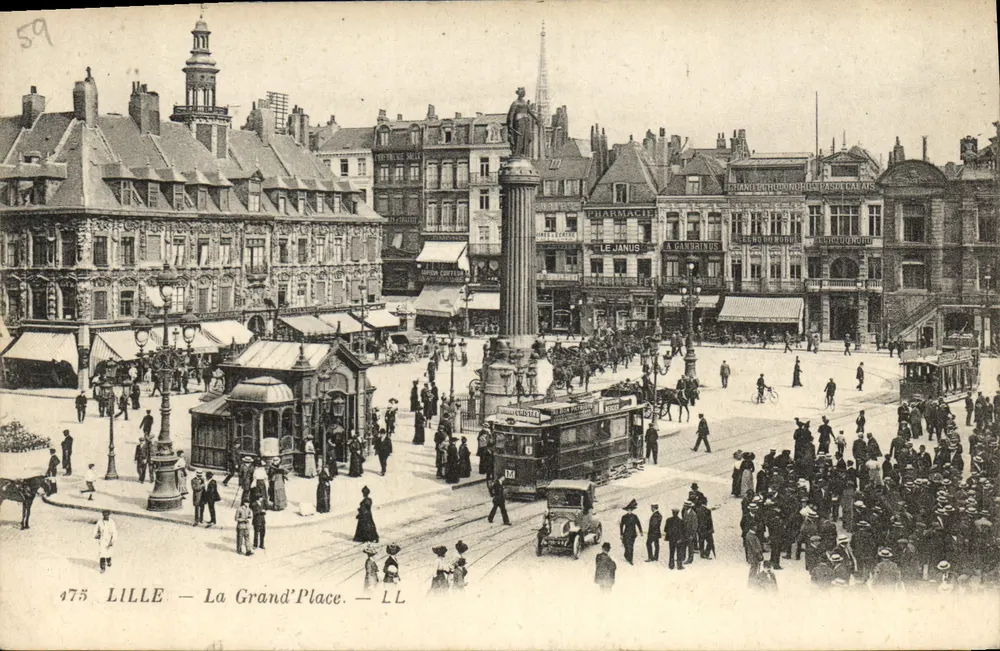 LILLE — A Grand'Place — LL - Frente