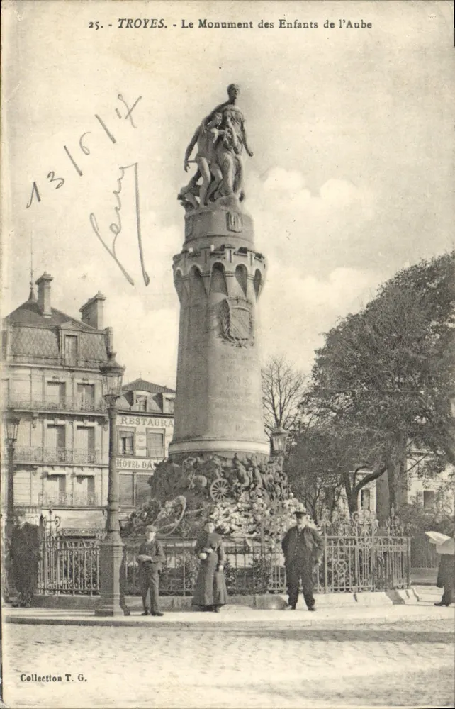 Troyes — Denkmal der Kinder der Aube - Vorderseite