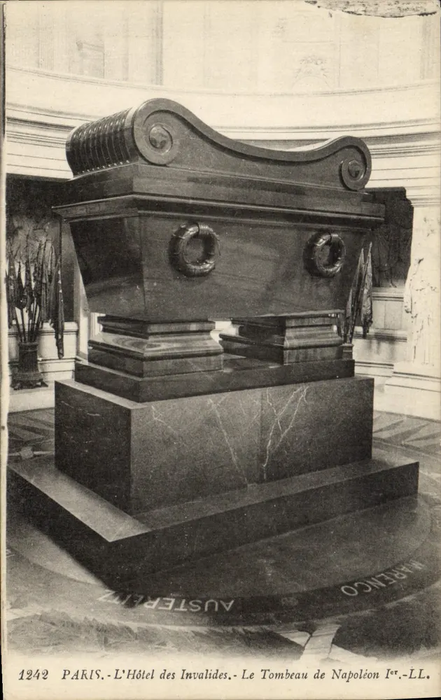 Paris - Das Hotel des Invalides - Das Grab von Napoleon I - Vorderseite