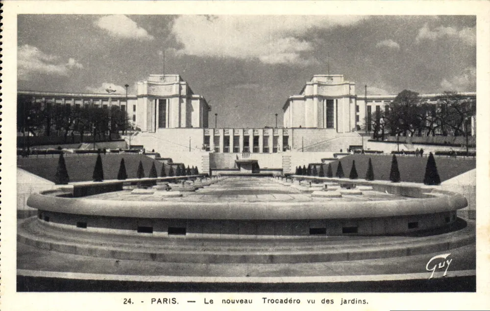 Paris — Das neue Trocadéro von den Gärten aus gesehen — Guy - Vorderseite