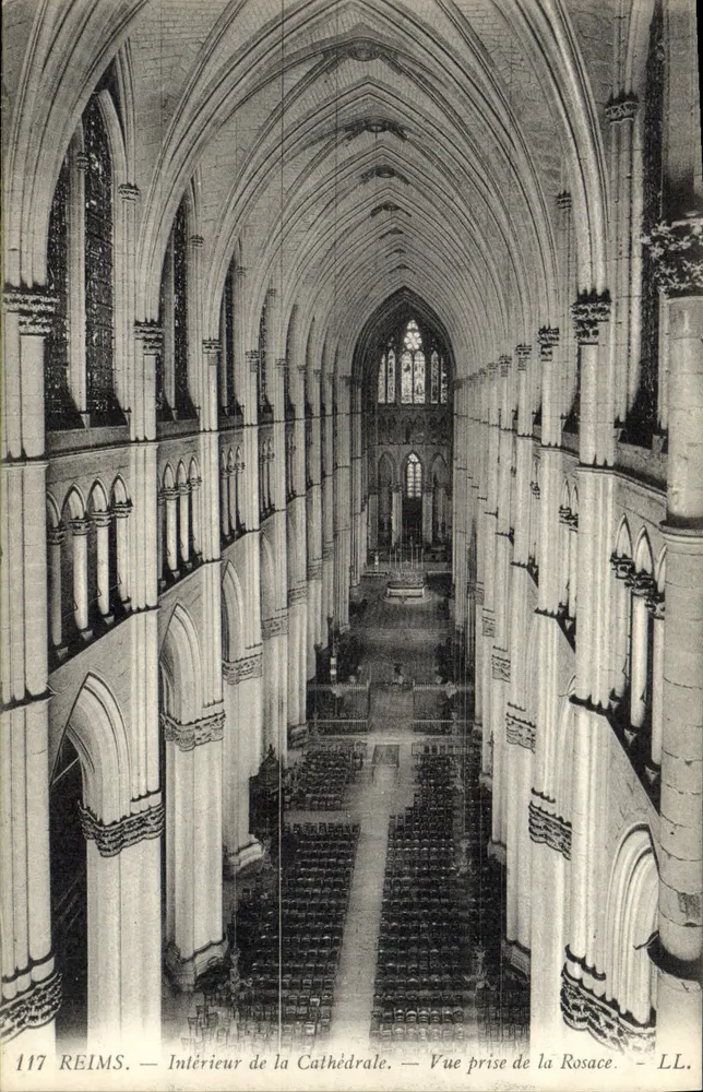Reims — Innenansicht der Kathedrale — Aufnahme von der Rosefenster — LL. n° 117 - Vorderseite