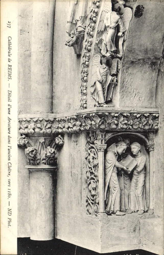 Kathedrale von REIMS — Detail einer Arkade im alten Schloss um 1180 — ND Phot. - Vorderseite