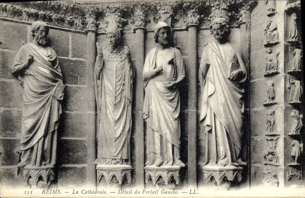 Reims — Die Kathedrale — Detail des linken Portals — LL. - Vorderseite