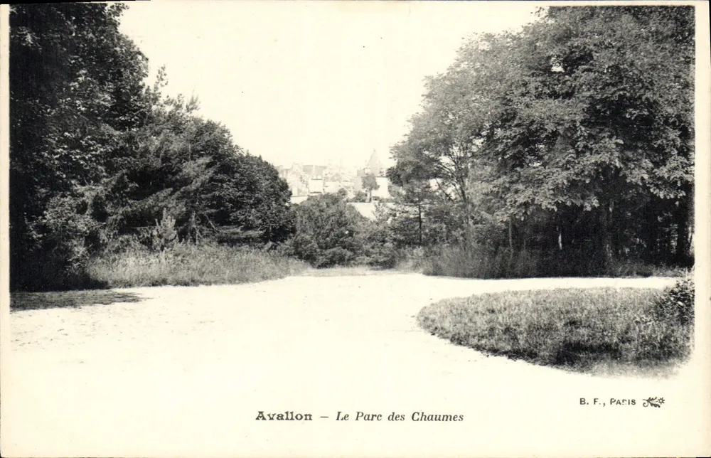 Avallon — O Parque dos Chaumes — B.F. Paris - Frente