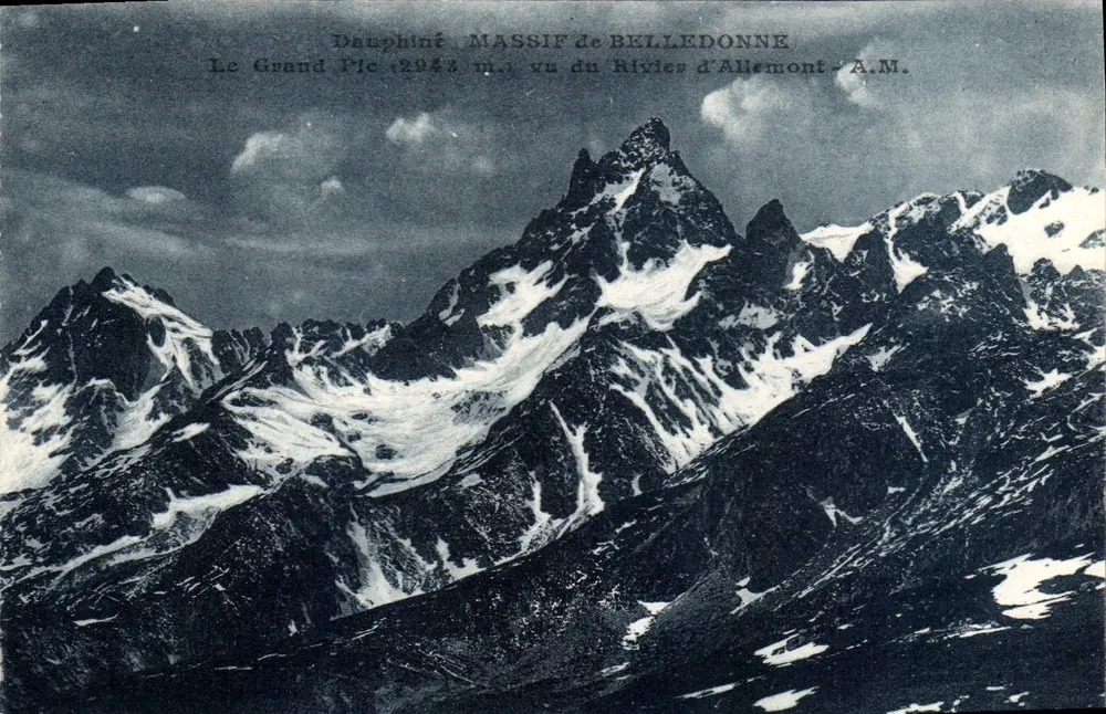 Massif de Belledonne — O Grande Pic (2943 m.) visto do Rio d'Allemont — A.M. - Frente