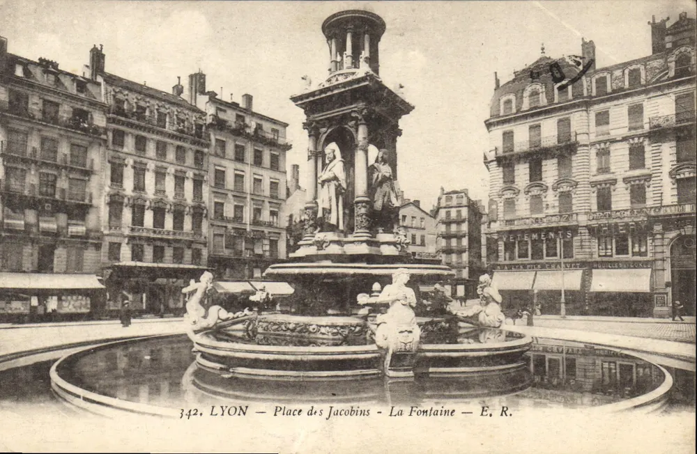 LYON — Place des Jacobins — La Fontaine — E. R. - Vorderseite