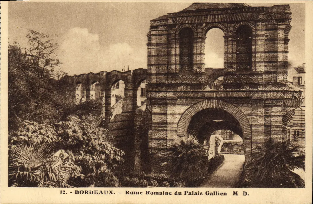 Bordeaux — römische Ruinen des Palais Gallien — M.D. - Vorderseite