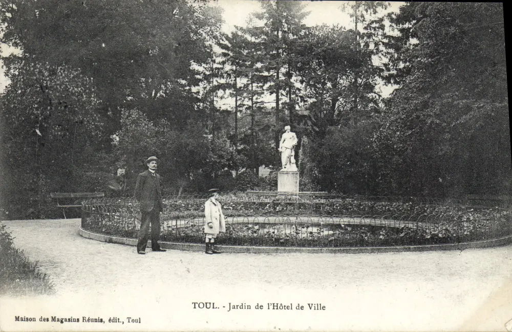 TOUL - Garten des Rathauses — Maison des Magasins Réunis, Verlag, Toul - Vorderseite