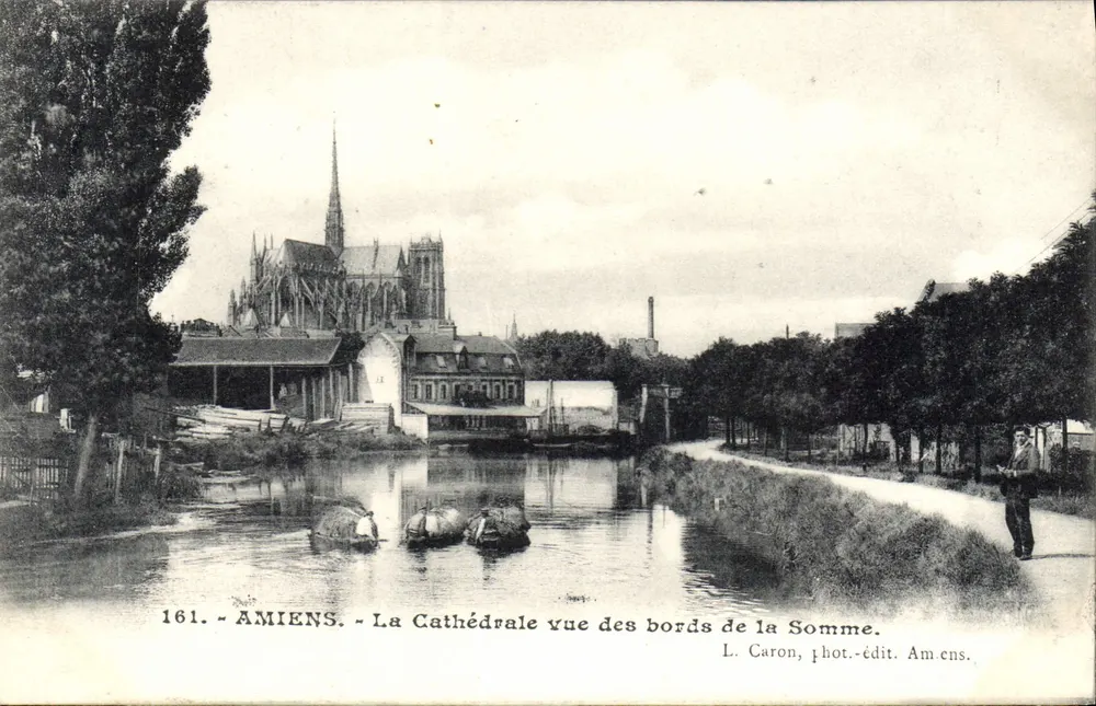 Amiens — Die Kathedrale aus Sicht der Ufer der Somme — L. Caron, Fotograf-Verlag Amiens, Nr. 161 - Vorderseite