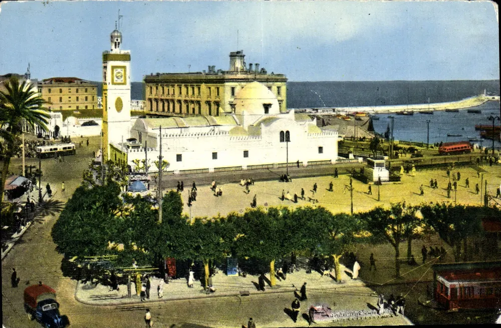 Argel — Praça do Governo e a Mesquita — Editor: C.I.M. n° 102 - Frente