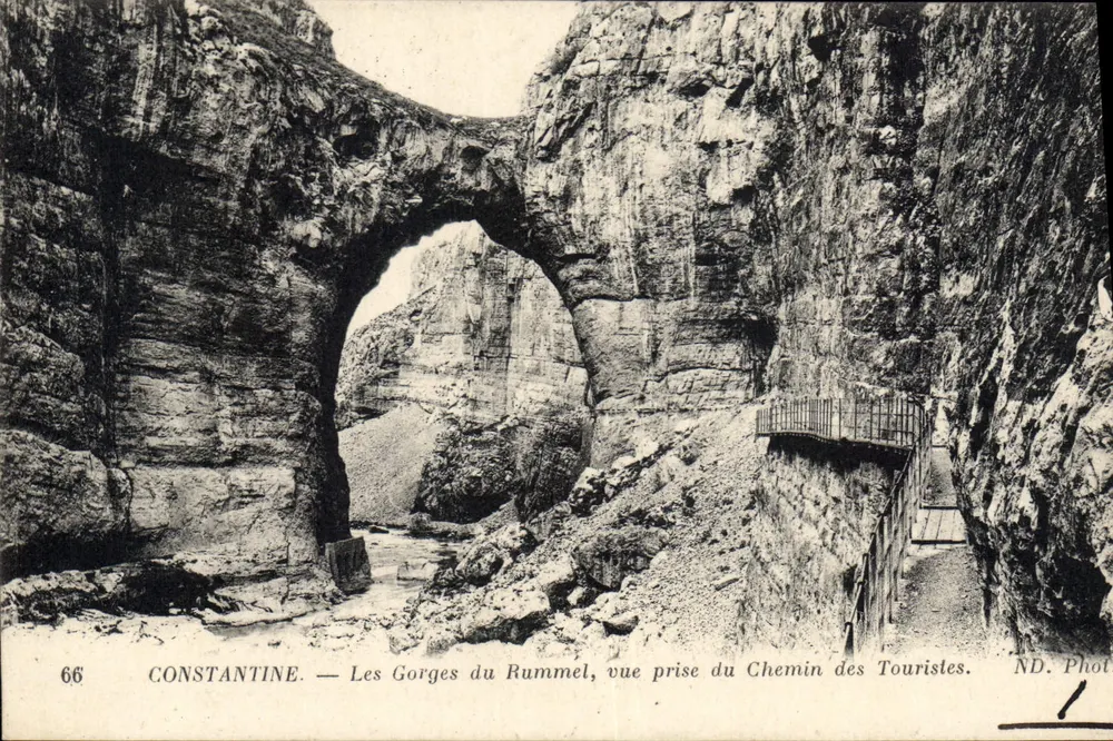 Constantine — Die Gorges du Rummel, Aufnahme vom Touristenweg — ND. Foto - Vorderseite