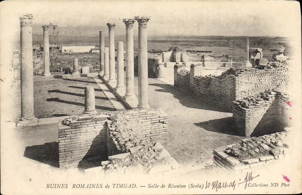 Römische Ruinen von TimgaD — Versammlungssaal (Scola) — Lo Massag — Collections ND Phot - Vorderseite