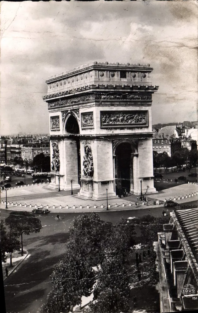 Paris — O Arco do Triunfo da Estrela — Editor O.P. Paris, n° 151 - Frente