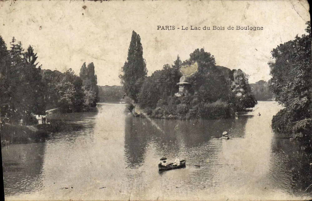 PARIS - Le Lac du Bois de Boulogne — vue du lac avec embarcation et kiosque sur île, éditeur impr. sur la carte - Vorderseite
