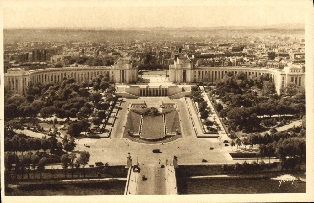 Paris... passeando — O Palácio de Chaillot — Obra de MM. Boileau, Carlu e Azéna — Éditions d'Art Yvonn, Paris - Frente