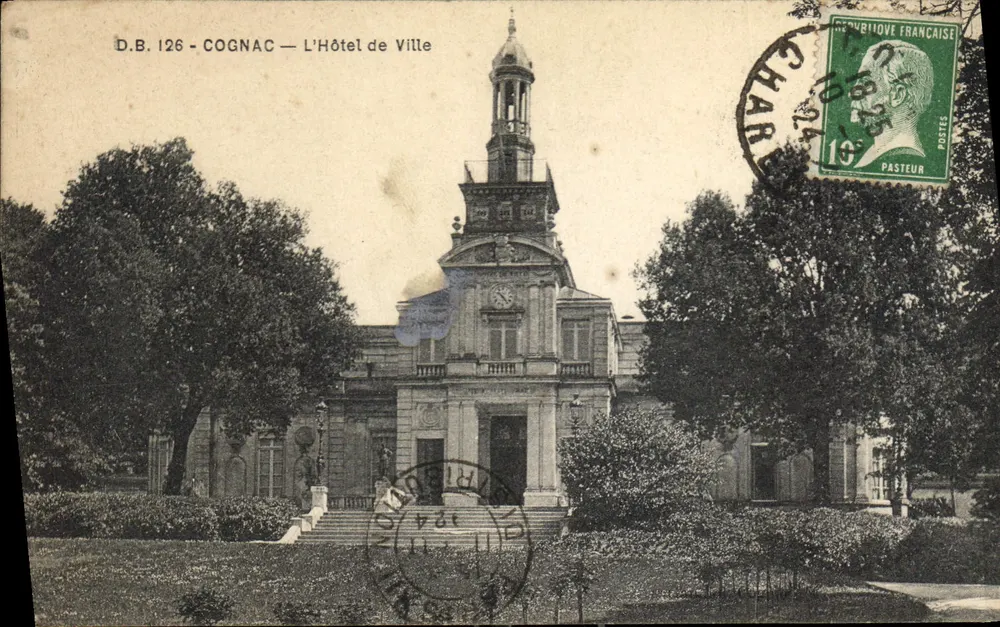 Cognac — O Hotel de Ville — D.B. 126 - Frente