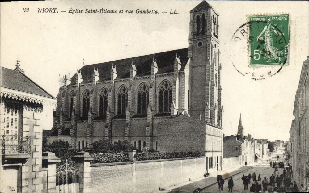 Niort — Kirche Saint-Étienne und Straße Gambetta — LL. - Vorderseite