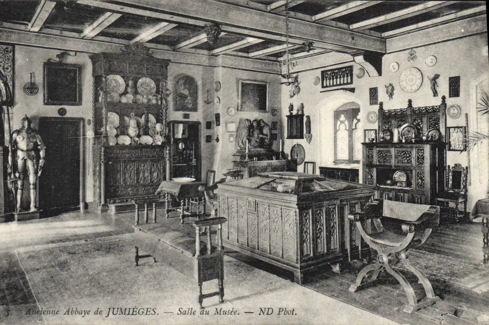 Alte Abtei von Jumièges — Museumshalle — ND Pbot. - Vorderseite