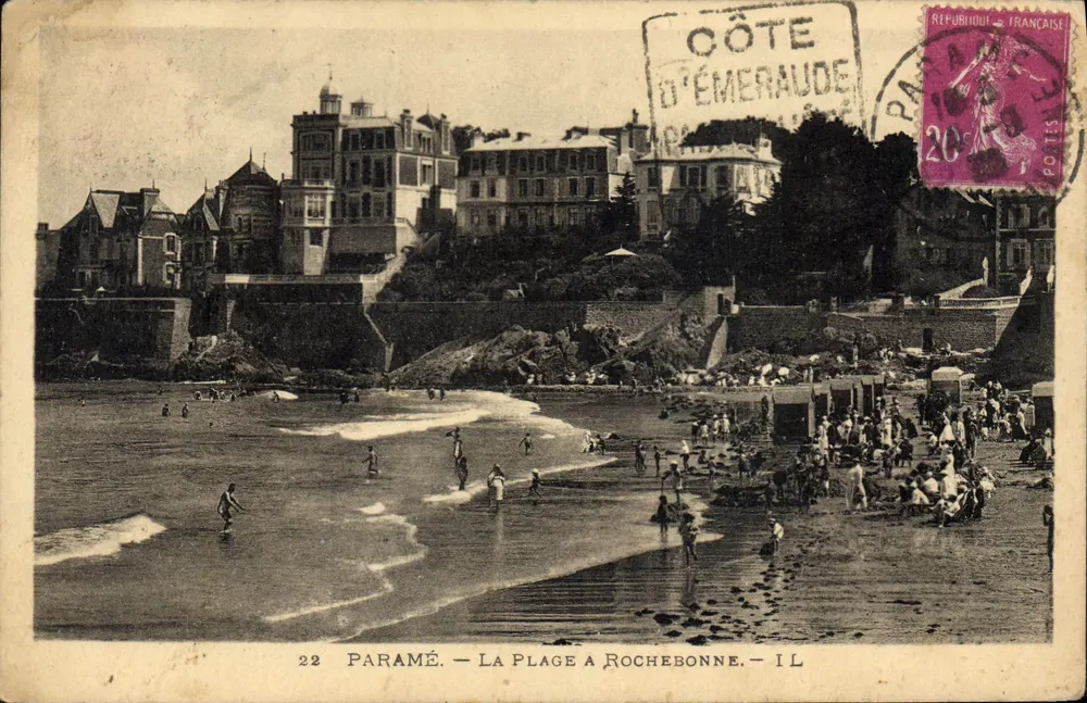 Paramé — A praia em Rochebonne — Il - Frente