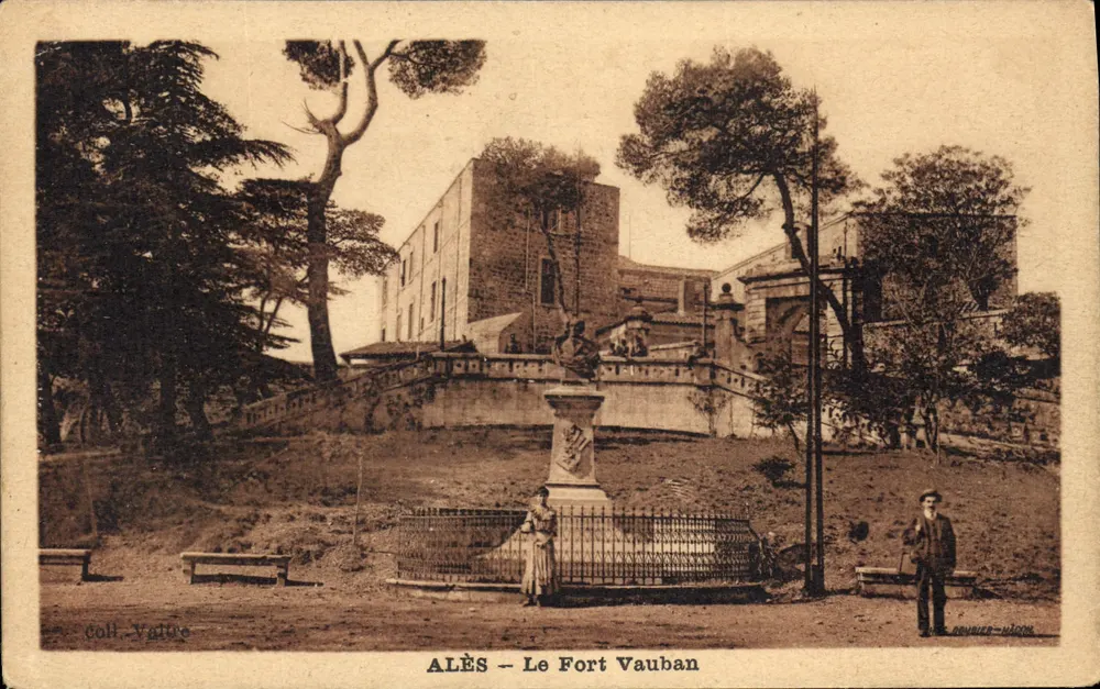 Alès — O Forte Vauban — editor Reyries-Wicon - Frente