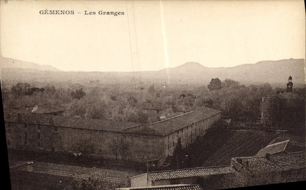 Gémenos - Les Granges — widok panoramiczny z kościołem i górami - Awers