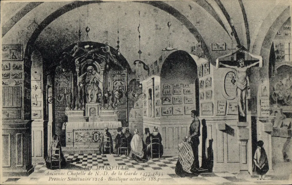 Alte Kapelle von N.-D. de la Garde 1477-1855 — Erster Heiligtum 1214 - Gegenwärtige Basilika 1864 — Marseille - Vorderseite