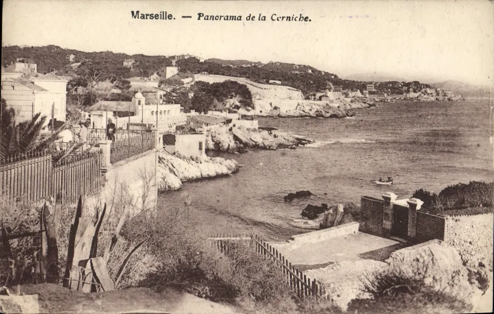 Marseille — Panorama da Corniche. - Frente