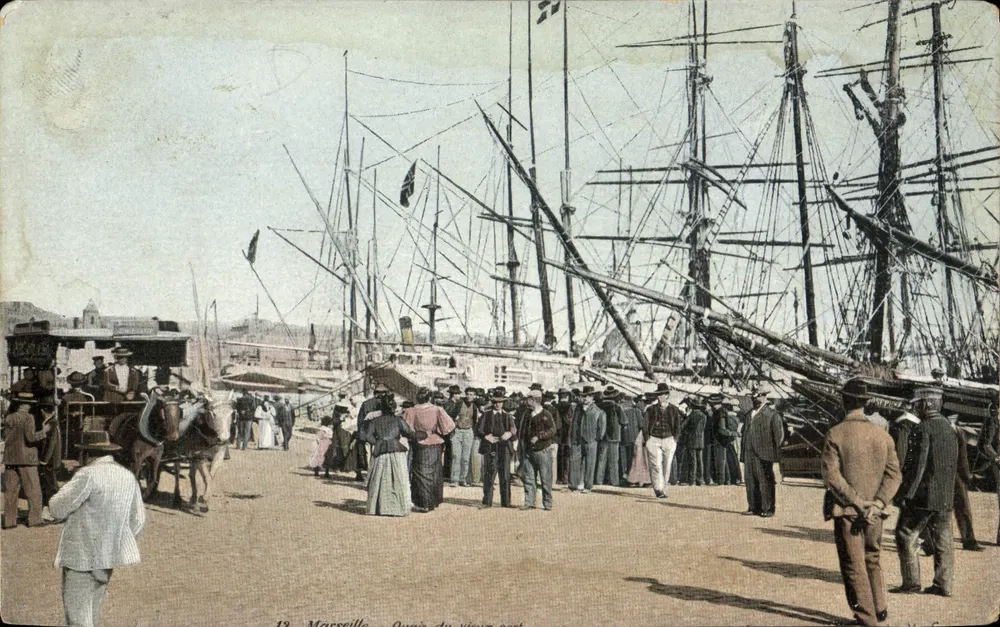 Marselha — Calçadão do velho porto — vista portuária com navios a vela - Frente