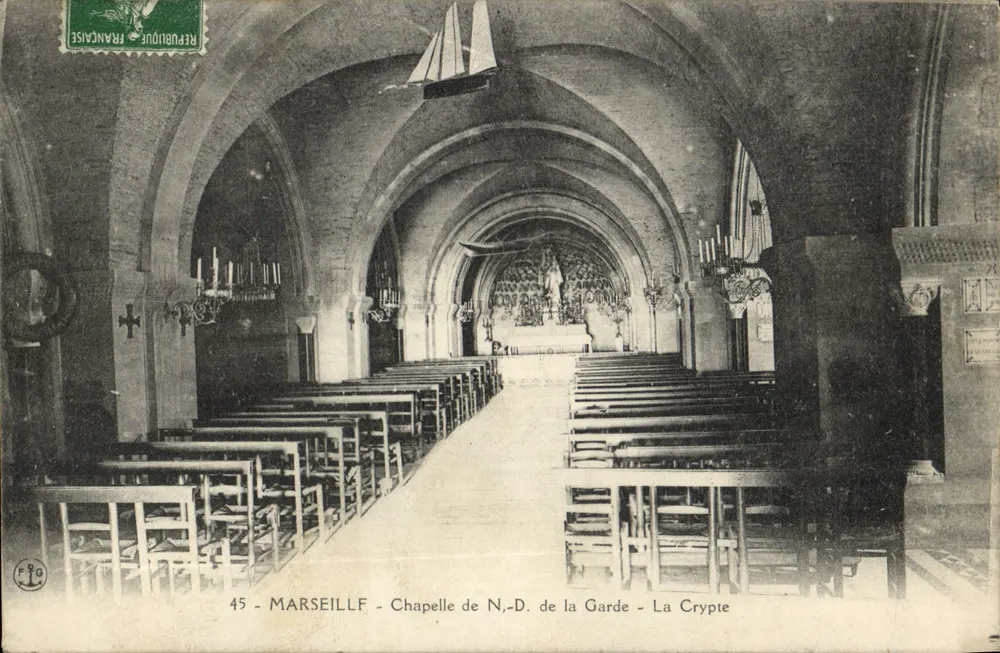 Marselha - Capela de N.-S. da Guarda - A Cripta - Frente