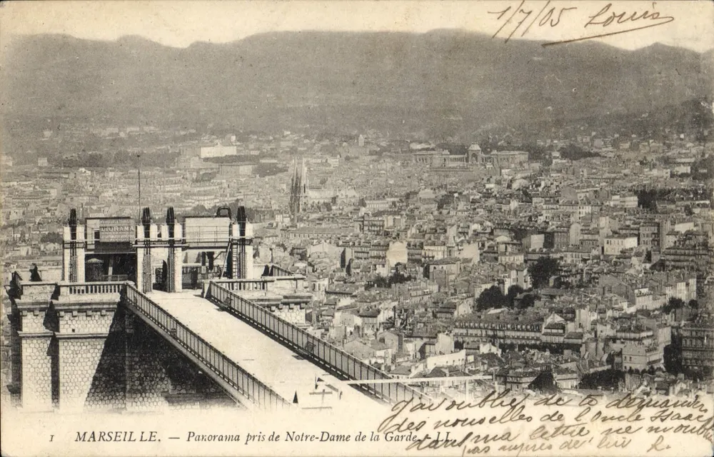 Marseille — Panorama vom Notre-Dame-de-la-Garde — Nouvelle Photographe, Paris - Vorderseite
