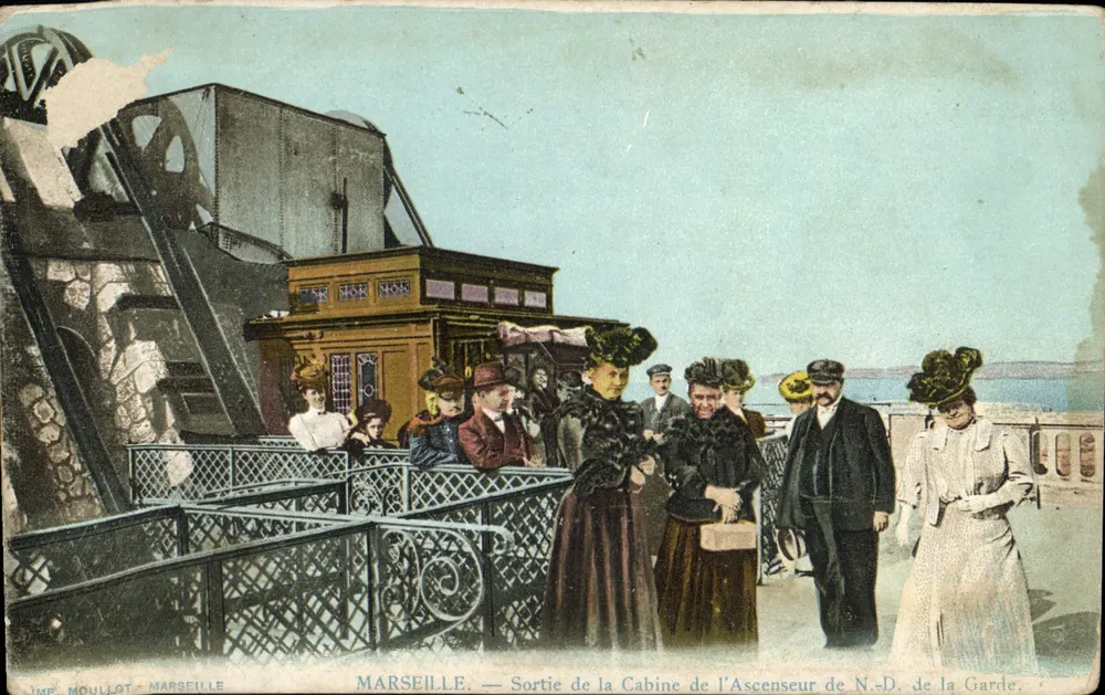 Marseille — Ausstieg aus der Aufzugkabine der Notre-Dame de la Garde — JWF MOULLOT - MARSEILLE - Vorderseite