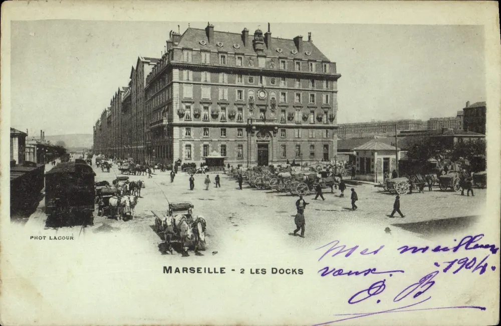 Marseille — 2 Les Docks — Phot Lacour - Frente