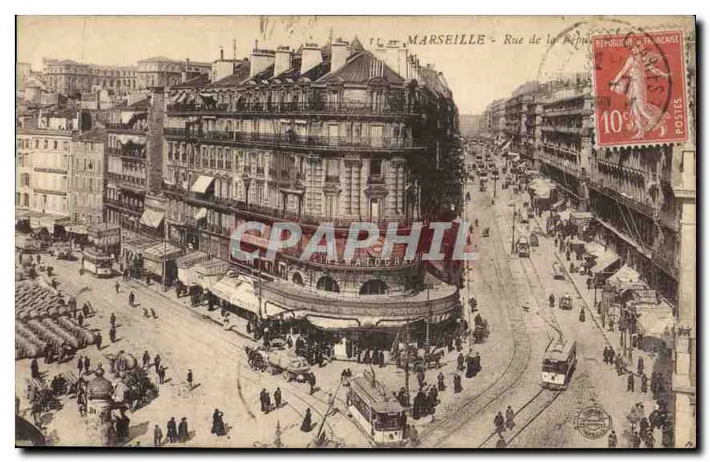MARSEILLE - Rue de la République — visão do canto com o cinema La Tour Eiffel — editor não visível - Frente