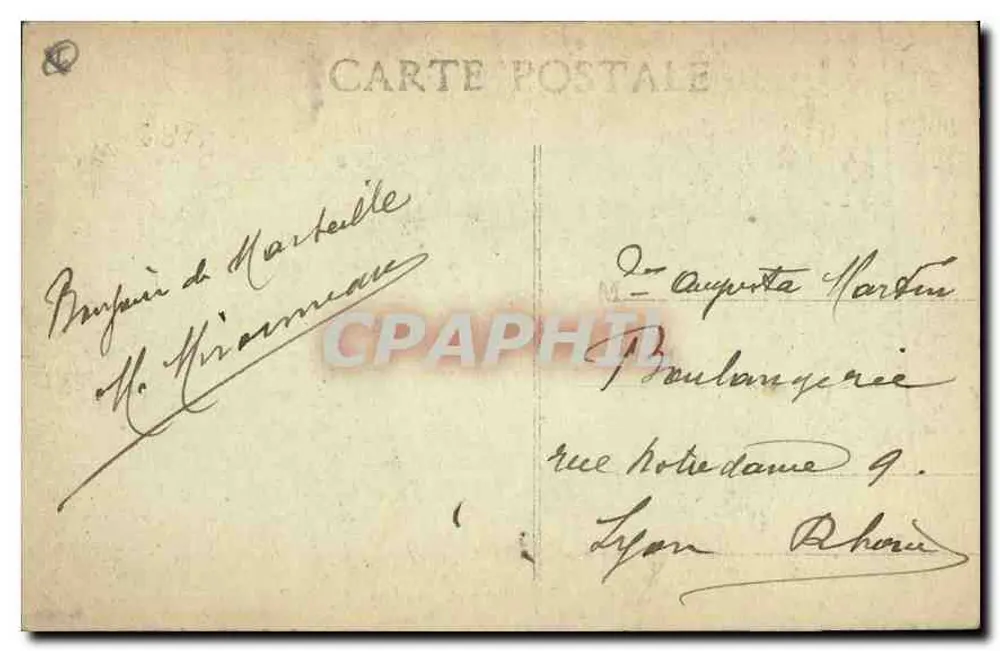 MARSEILLE - Rue de la République — visão do canto com o cinema La Tour Eiffel — editor não visível - Verso