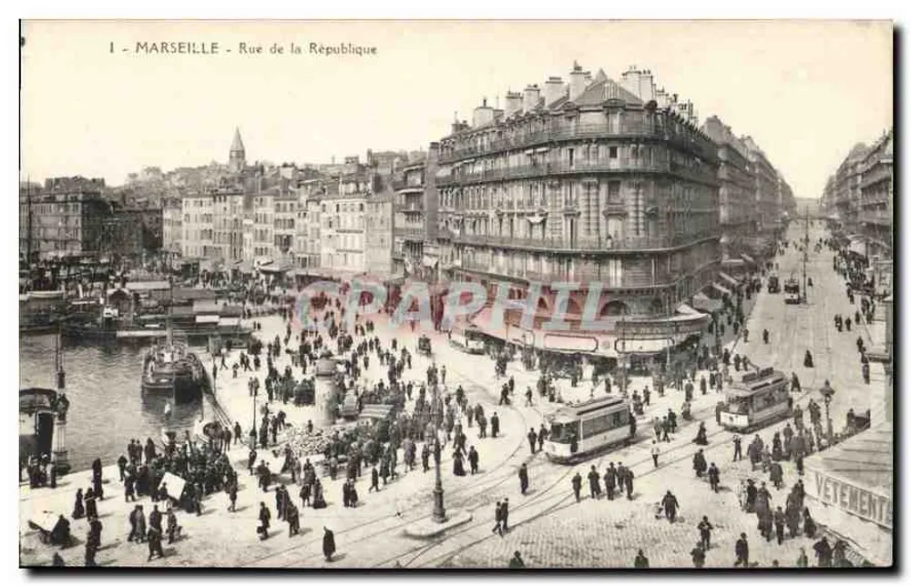 Marseille - Rue de la République — vista da praça com calçada e trem - Frente