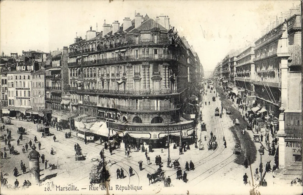 Marselha — Rue de la République — Editor Articulata, n°20 - Frente