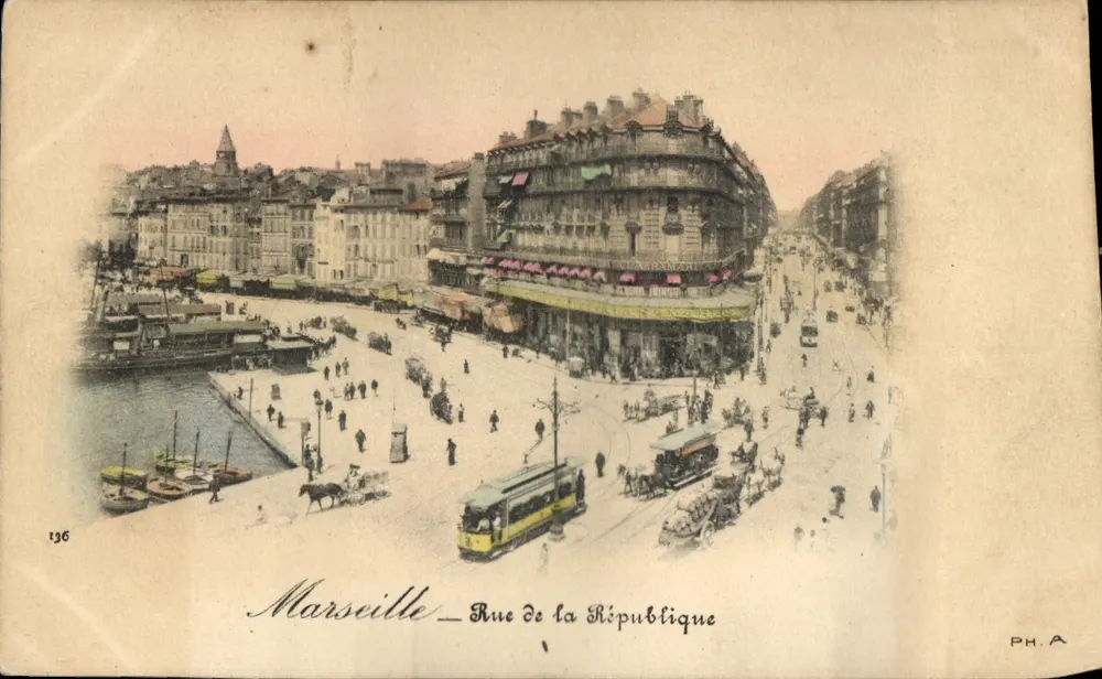 Marselha — Rue de la République — PH.A - Frente