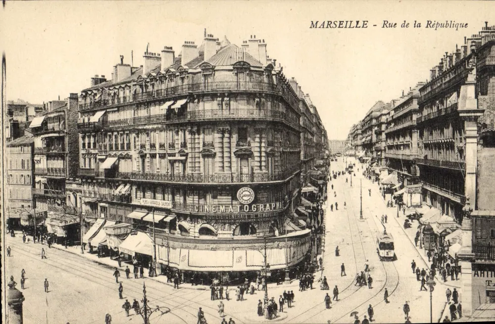 MARSEILLE - Rue de la République — vista do canto com a sede da Société Générale de Normandie — editor não identificado - Frente